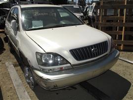 2000 LEXUS RX300, 3.0L AUTO 4WD , COLOR WHITE, STK Z15933
